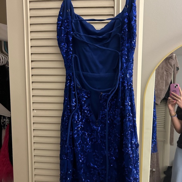 Elegant Blue Sequin Dress - Picture 2 of 2
